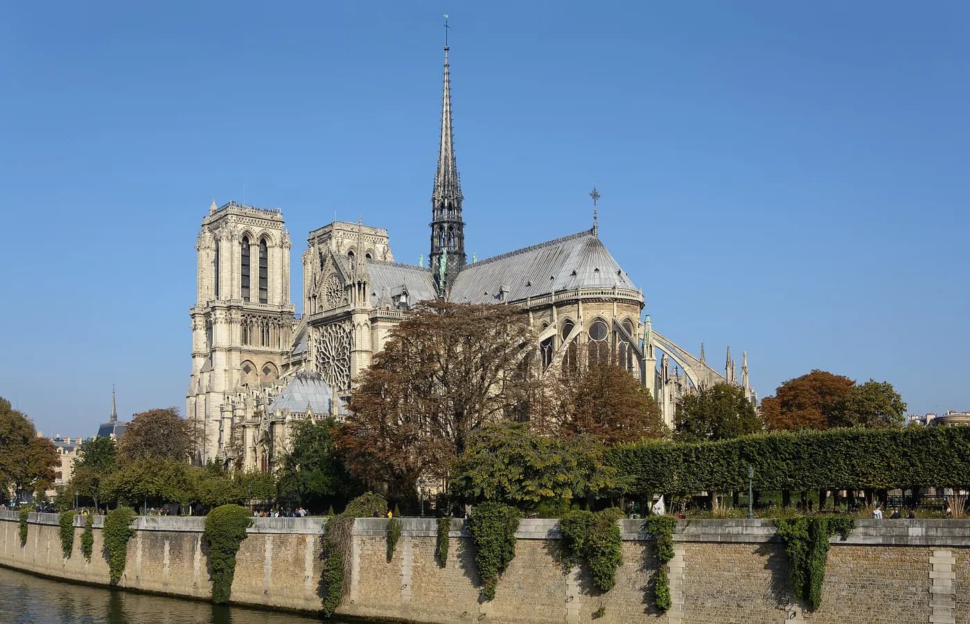 Cathédrale Notre-Dame vue de la Seine — Paris 4e